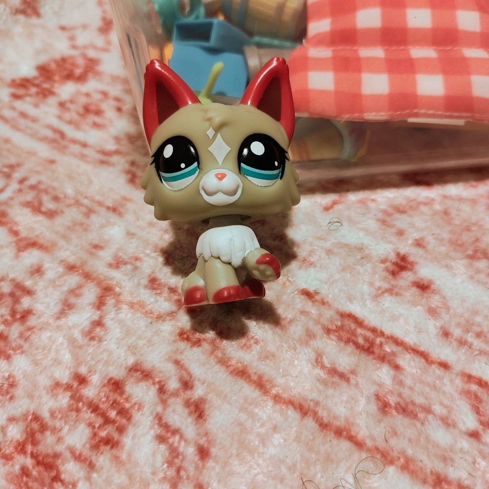 Grey LPS Fox, Authentic